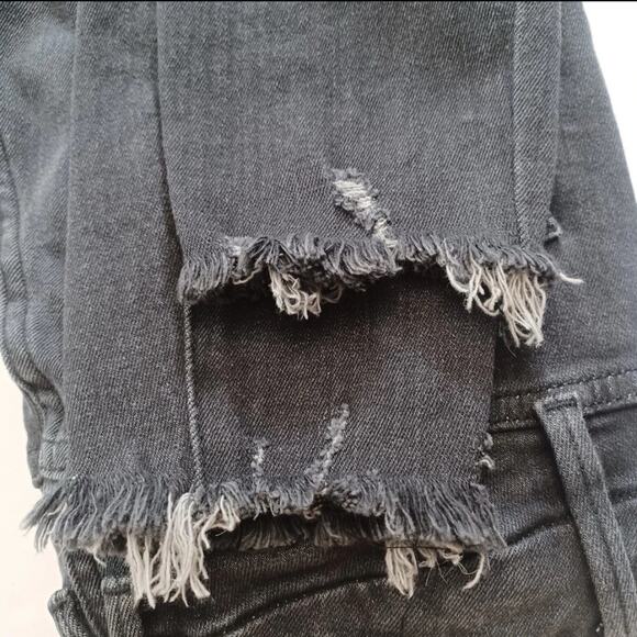 Good American GOOD LEGS CROP Jeans Size 0/25 Black Stretch Denim Raw Hem NEW - Picture 6 of 10